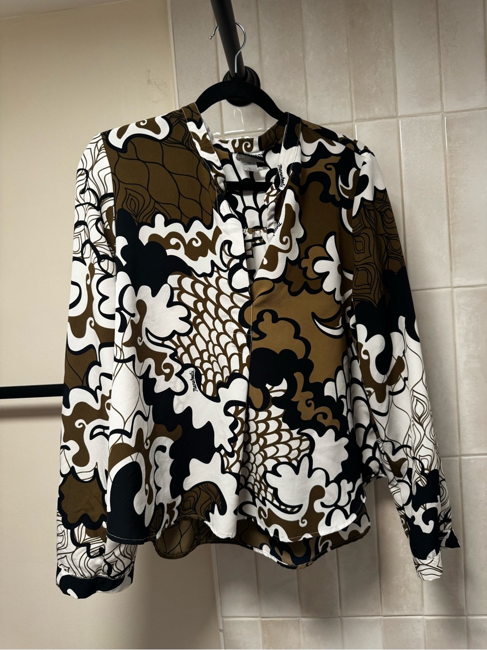 Manuhealii Long Sleeve Women’s Blouse